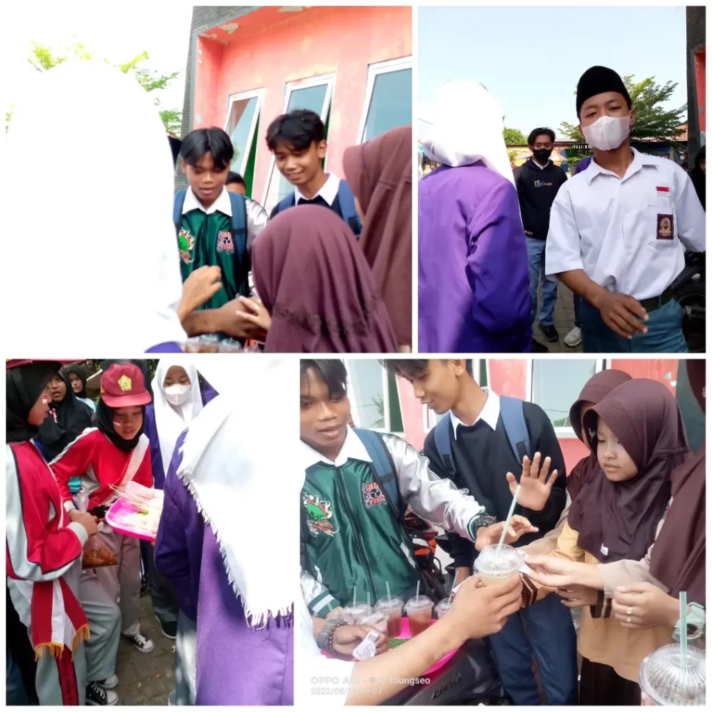 Praktik Pemasaran Peserta Didik SMK Mitra Indonesia dalam rangka momen gerak jalan tingkat Kecamatan Tanjungsari, 11 Agustus 2022.